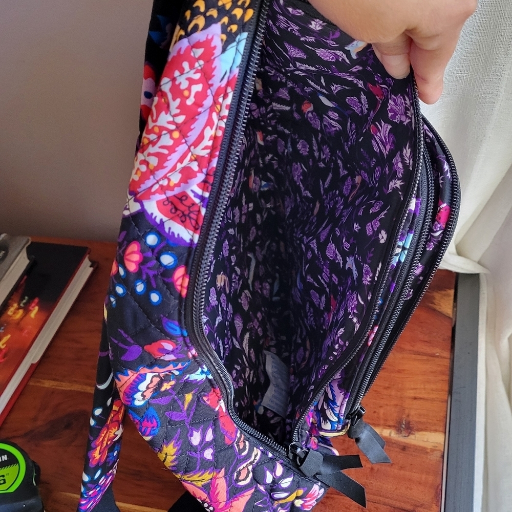 Vera Bradley Sling Backpack Foxwood Pattern RETIRED NWOT Crossbody Quilt 20" App - Picture 9 of 13